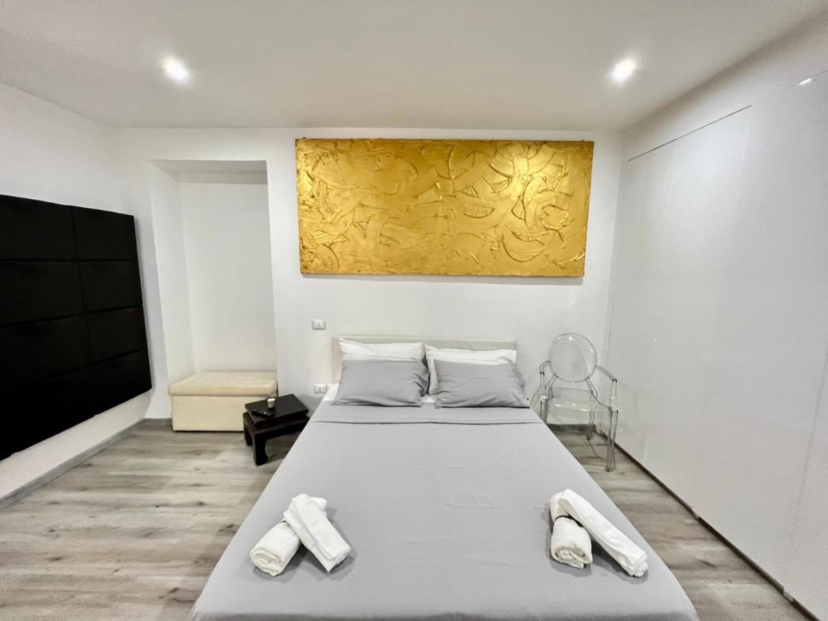 Abstract House Design Home In Center Of Turín Exteriér fotografie