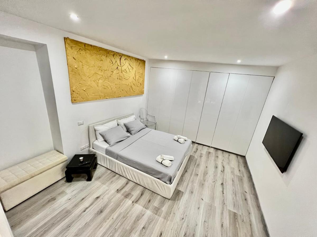 Abstract House Design Home In Center Of Turín Exteriér fotografie