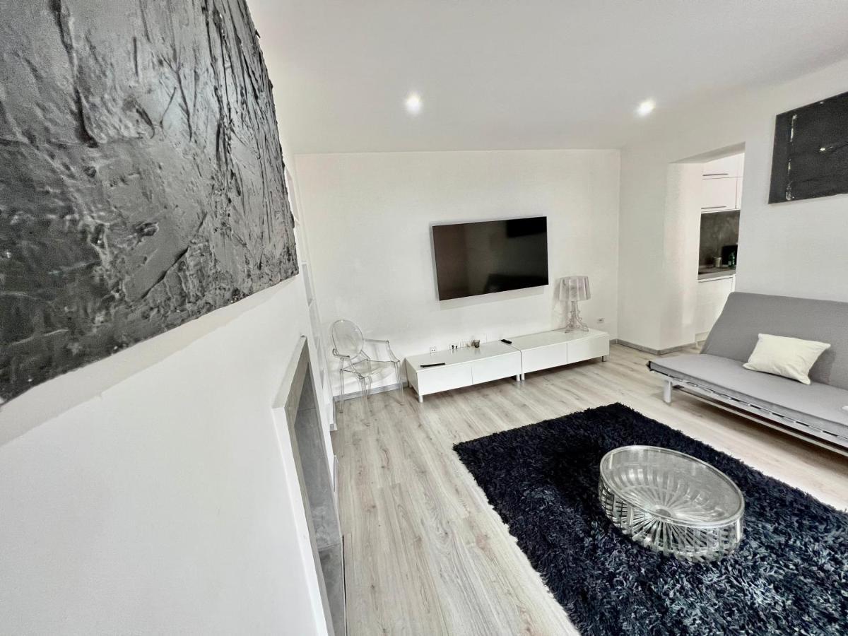 Abstract House Design Home In Center Of Turín Exteriér fotografie